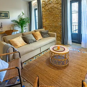 https://empordanna-apartamento-con-encanto-en-el-corazon-del-emporda.catalonia-hotels.com